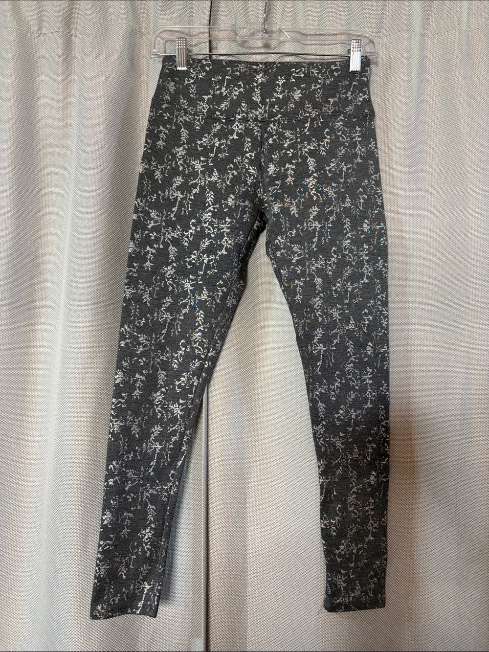 Soft Surroundings Charcoal Heather Silver Floral Print Leggings